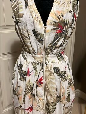 Tropical Zip-Front Dress in White with Green Accents and pockets